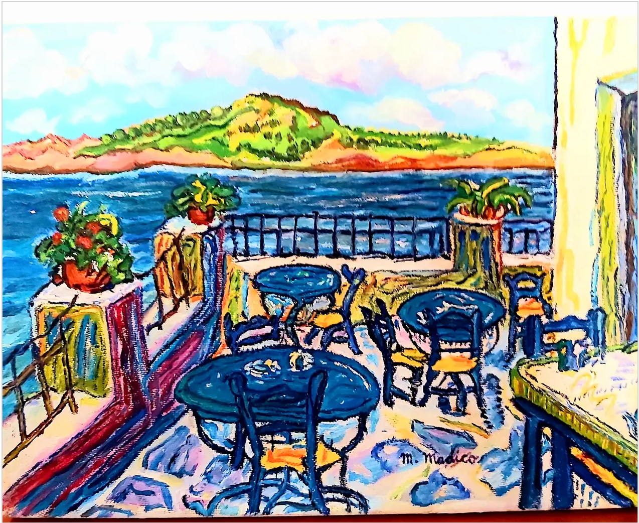 Mirando el mar desde la terraza