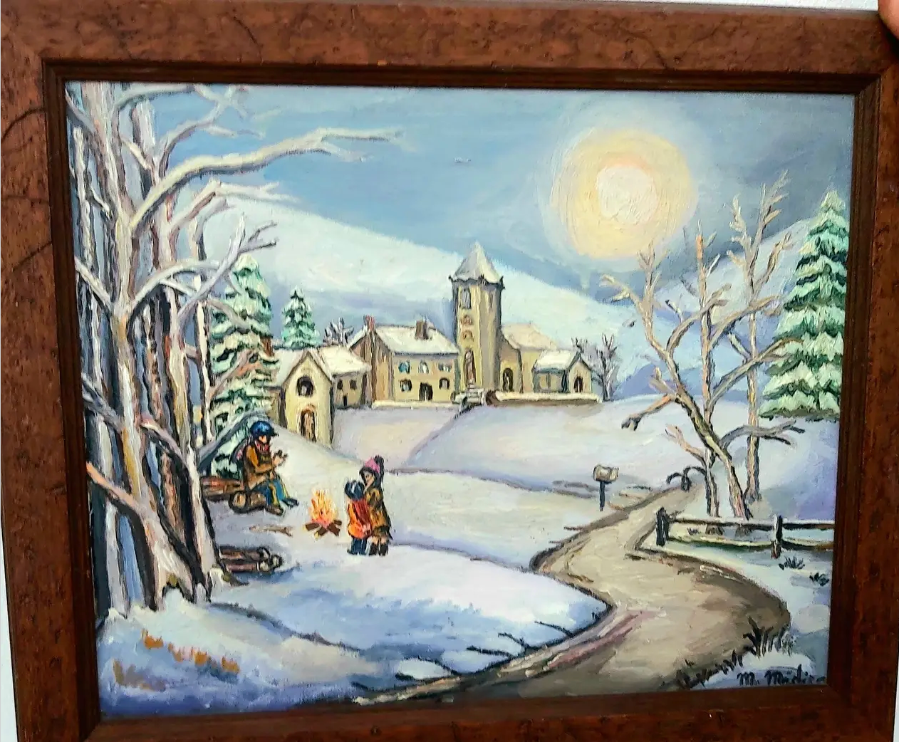Niños contemplando la nieve al lado del fuego (Finlandia)